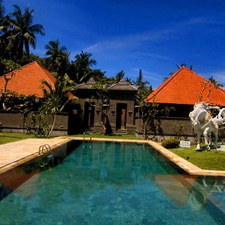 Puri Rai Hotel Padangbai  Exterior photo