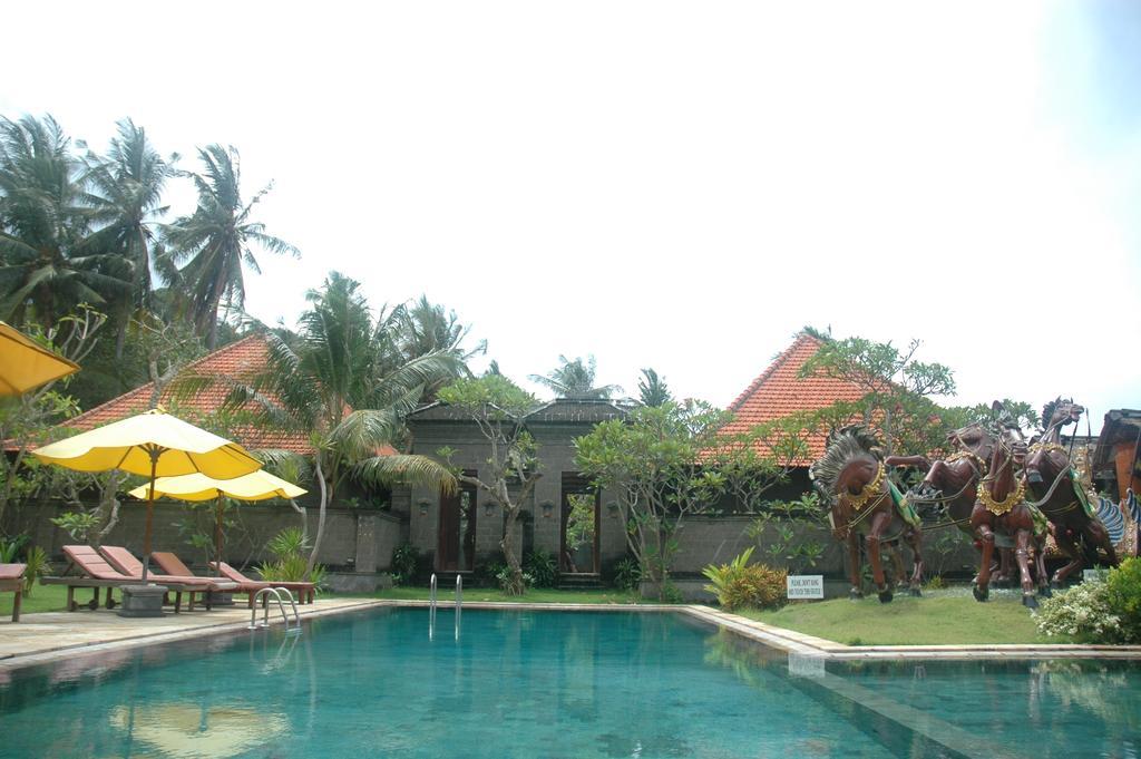 Puri Rai Hotel Padangbai  Exterior photo