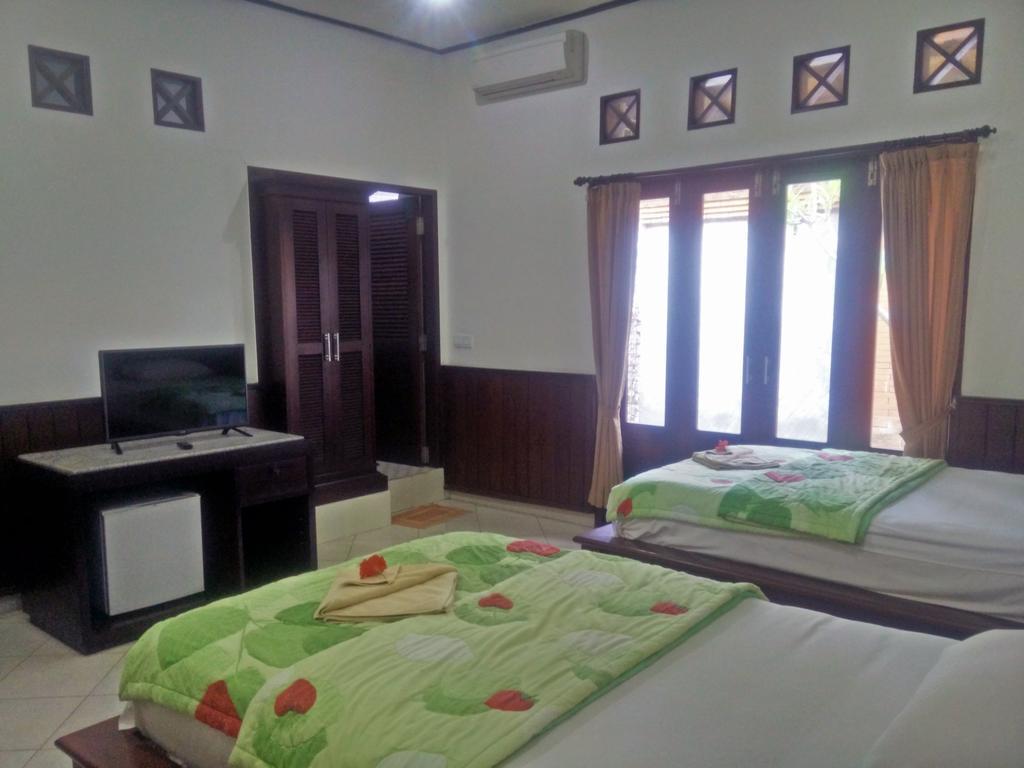 Puri Rai Hotel Padangbai  Exterior photo